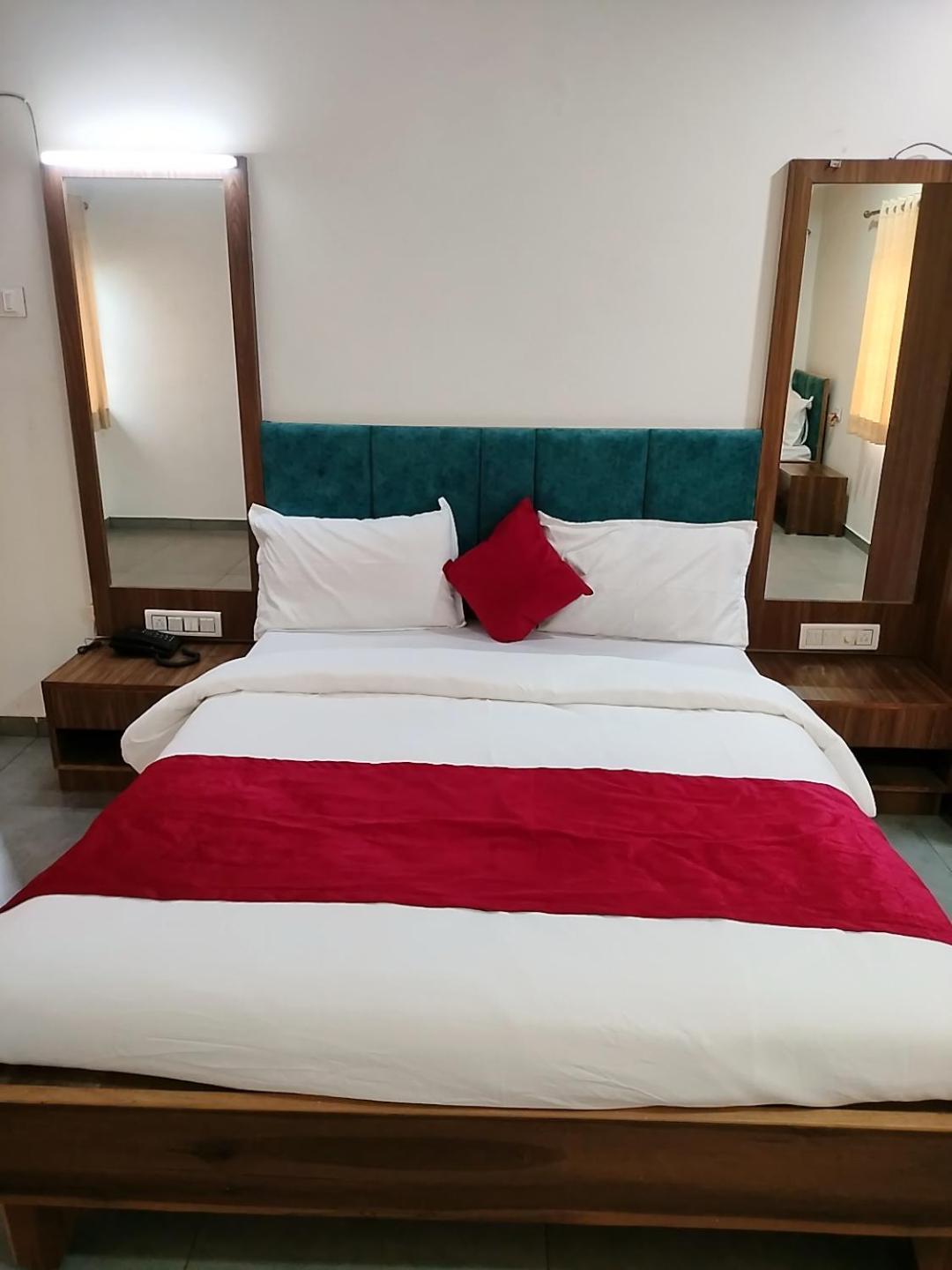 Golden Resort Igatpuri Exterior photo